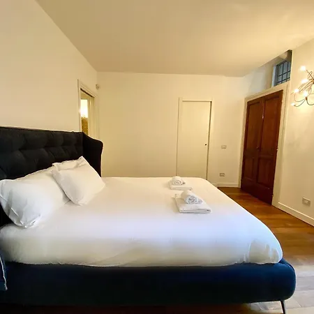 La Casa Dell'arte In Piazza Vecchia Appartement